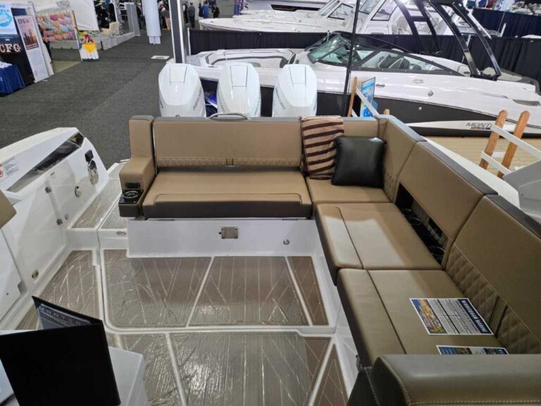 2025 Monterey 385SS - Triple V10 - Joystick US-RGFCP192J425 [photo 9]